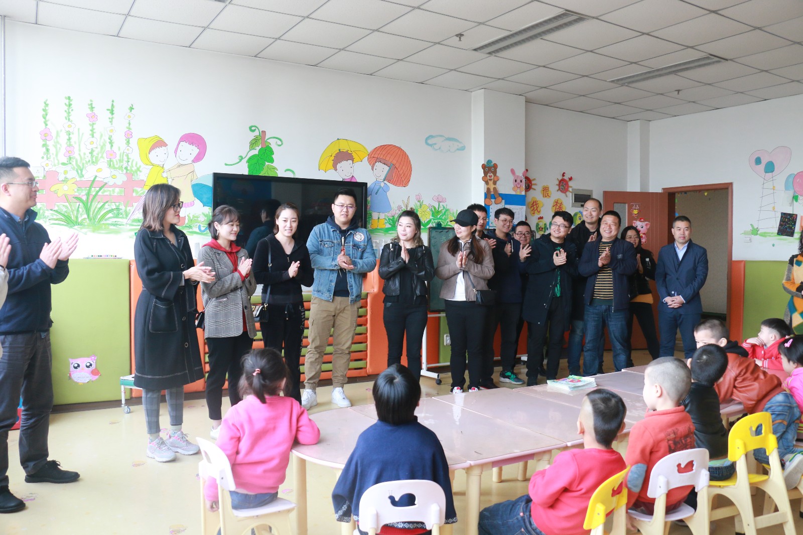 公司开展学雷锋自愿效劳运动-欧博官方网站