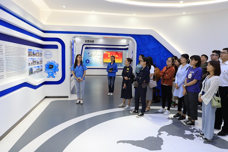 欧博官方网站集团团委到法士特集团旅行学习