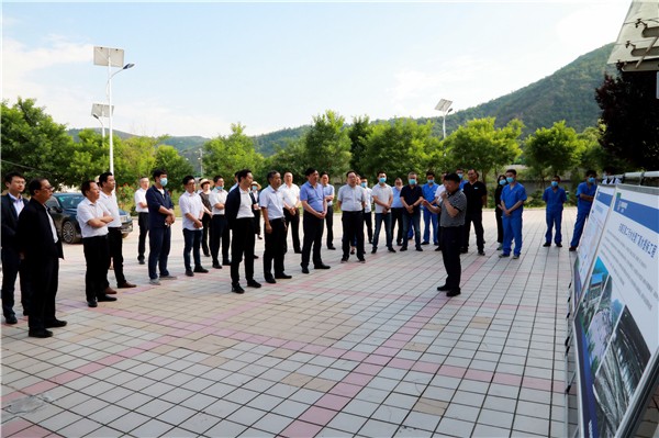 欧博官方网站集团复工复产促增添项目观摩聚会与会职员走进绿色能源公司油气公司水情形公司陕北片区项目