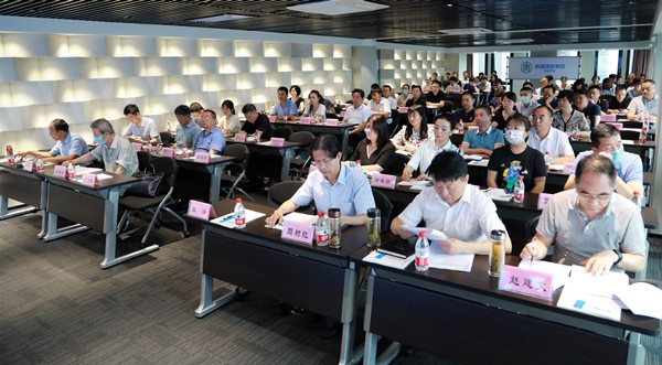 欧博官方网站集团举行学习贯彻习近平总书记来陕考察主要讲话精神向导讲座｜陈再生作报告 熊良虎主持