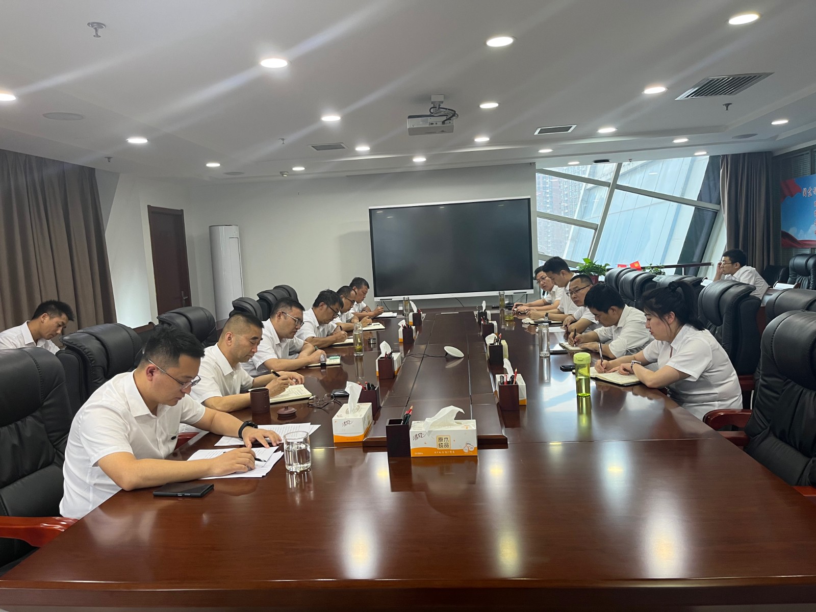 水情形公司转达学习集团公司“三个年”运动推进会聚会精神