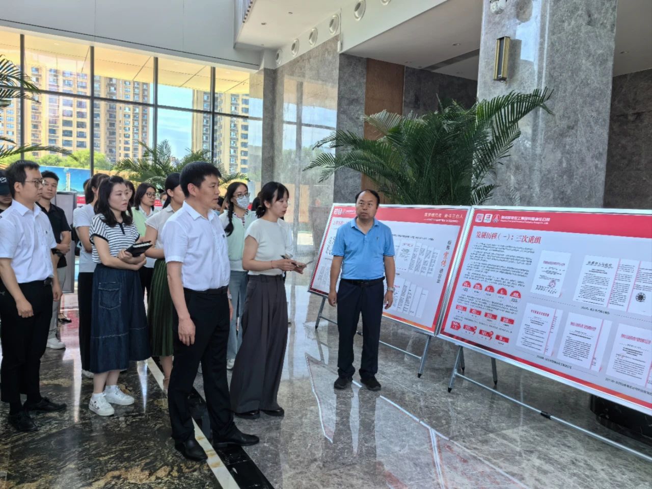 欧博官方网站集团组织旅行“档案宣传进企业”展览