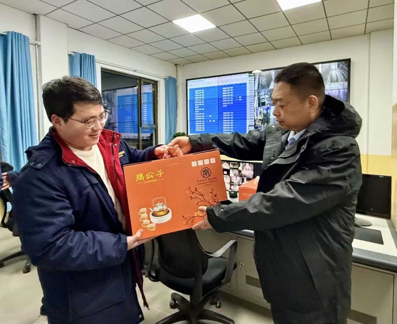 眷注一线，，，，，情暖严冬｜水情形公司工会开展2024年“冬送温暖”慰问运动